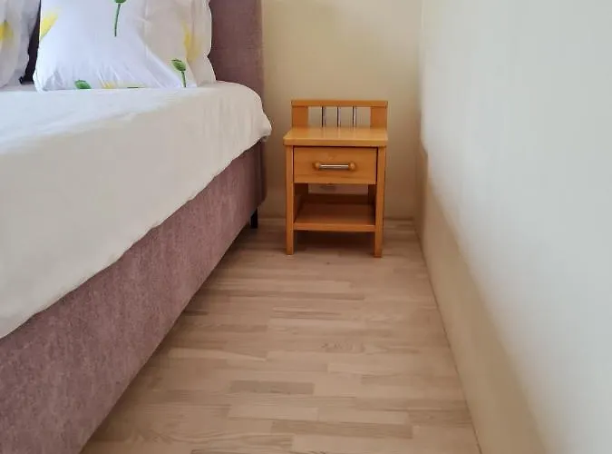 Cozy One Bedroom In Center